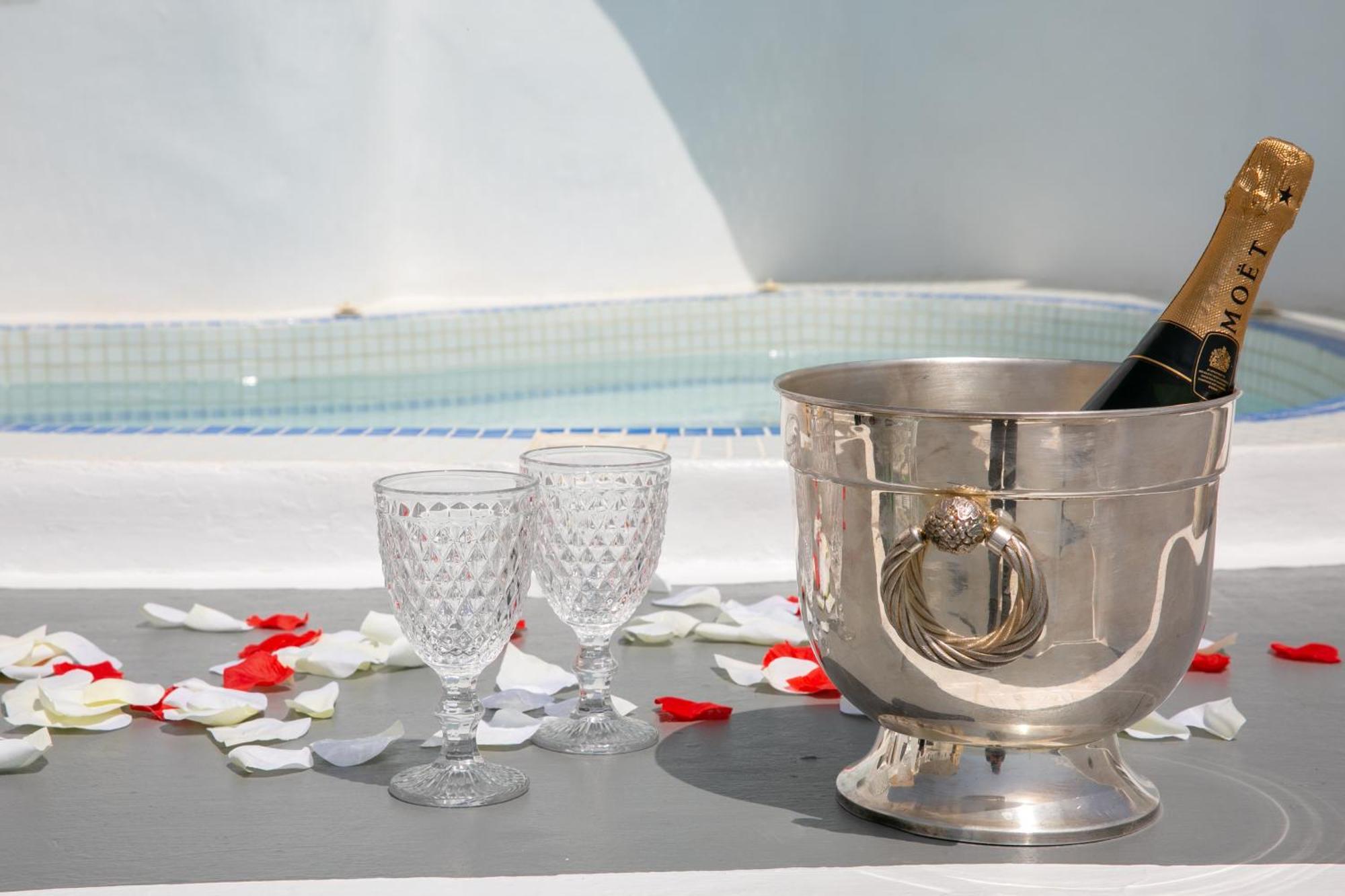 Vogue Suites Οία Εξωτερικό φωτογραφία
